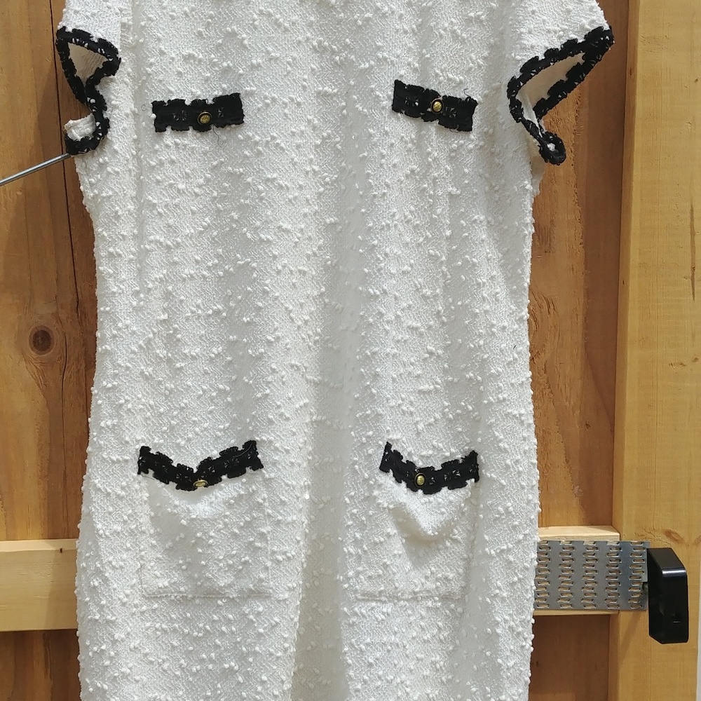 Ladies Dress - Picture 2 of 3